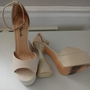 Women's shoes